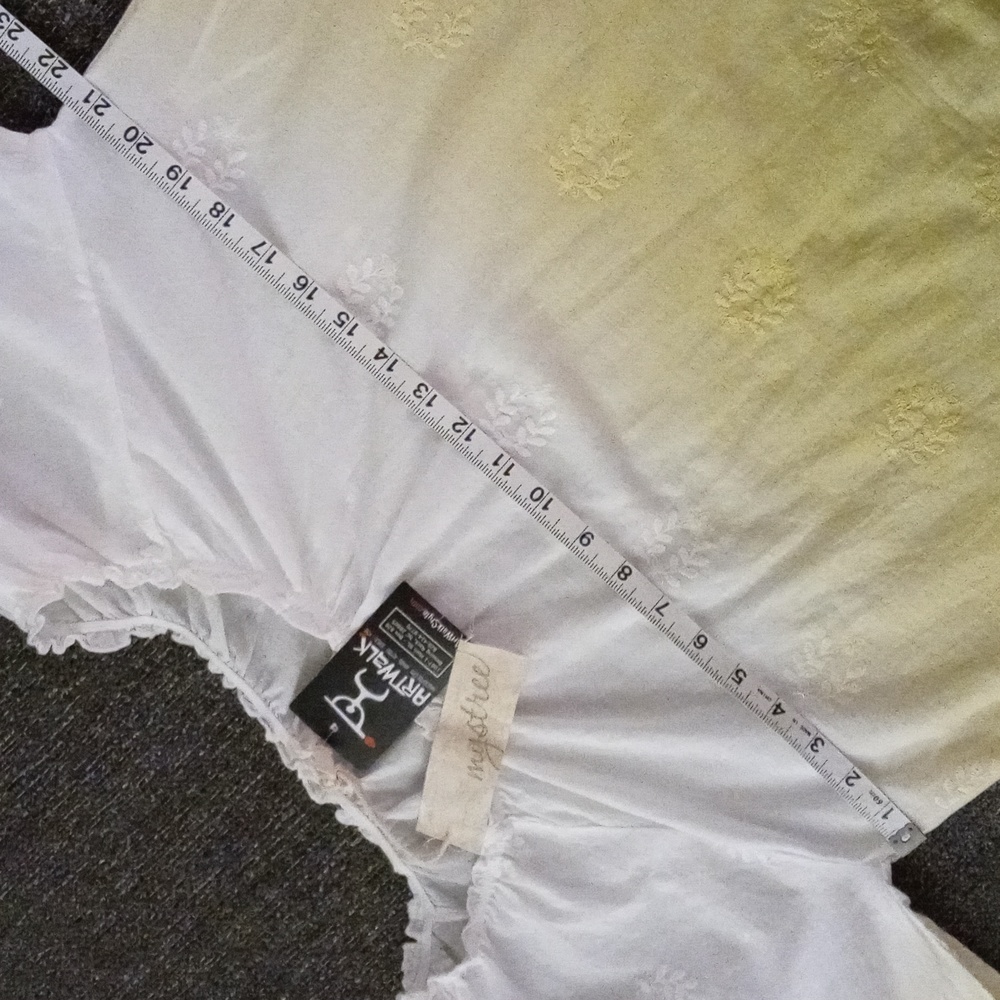 🆕️ 💛Mystree💛 - Ombre Yellow/White Eyelet Peasant Top - Picture 12 of 13